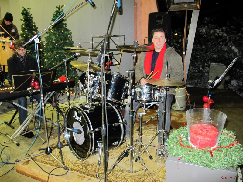 7 December 2012  De Muziek begeleiding voor koor Ap-Art.