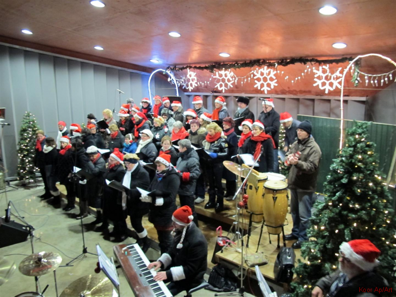 7 December 2012  Koor Ap-Art zingt diverse liederen