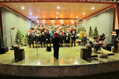 7 December 2012  Koor Ap-Art begint met een bekend nummer.